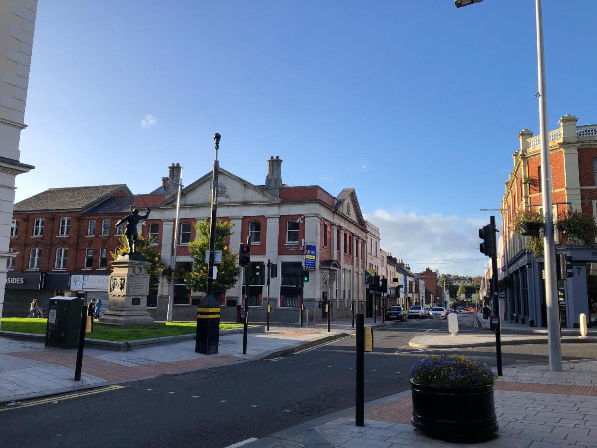 Central Lisburn Duplex Apartment Siren Stays Eksteriør billede